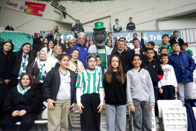 Osmangazili çocuklar Bursaspor coşkusunu tribünde yaşadı