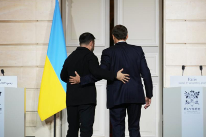 Macron: Toprak meselelerini tartışabilecek tek taraf Ukrayna