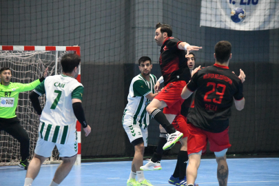 Nilüfer Belediyespor hentbolda farklı kazandı