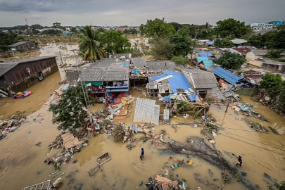 Sel ve toprak kaymalarında can kaybı 1400'ü geçti
