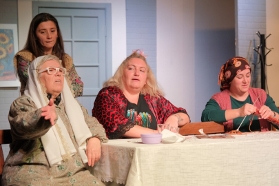 'Kadın Sığınağı' İnegöl'de sahneyle buluştu