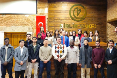 Ali Fuad Gölbaşı uluslararası öğrencilerle bir araya geldi