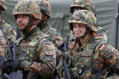 Almanya Federal Meclisinden yeni askerlik yasasına onay