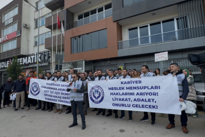 Bursa Defterdarlığı Önünde Eylem: “Kariyer Meslekler Bütçede Yok Sayıldı”