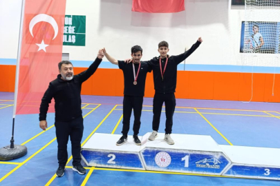 Mudanya Anadolu İmam Hatip Lisesi, güreşte zirveye oturdu