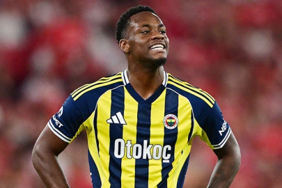 UEFA'dan Jhon Duran'a 2 maç ceza