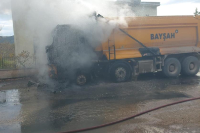 Bursa'da hafriyat kamyonu küle döndü