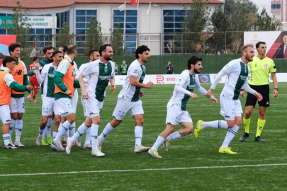 Bursaspor, deplasmandan galip ayrıldı: 2-1