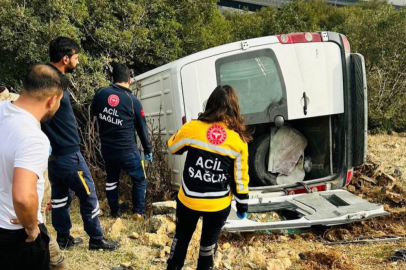 İşçileri taşıyan minibüs şarampole uçtu: 1 ölü, 3 ağır yaralı