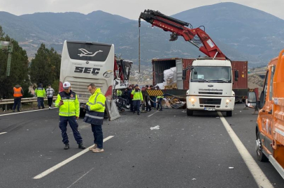 Katliam gibi kaza: 7 ölü, 11 yaralı