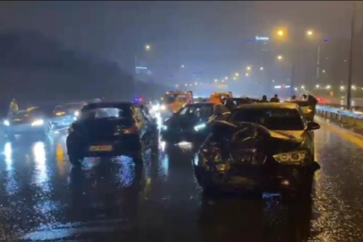 7 araç birbirine girdi: 2 yaralı