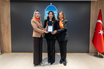 Bursa'da siber şiddete karşı kadın dayanışması