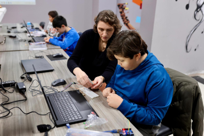 Gemlik’te çocuklar robotik kodlama öğreniyor