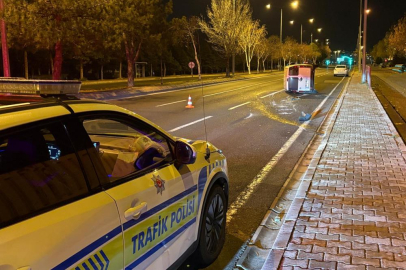 Önüne köpek çıkan araç yan yattı: 2 yaralı