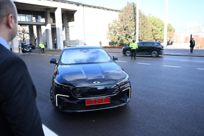 Bakan Kacır bütçe görüşmelerine Togg T10F ile geldi