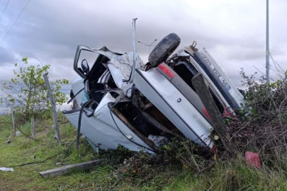 Ciple çarpışan otomobil hurdaya döndü: 1'i ağır 2 yaralı