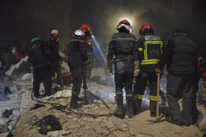 Çöken binalarda can kaybı 22'ye yükseldi