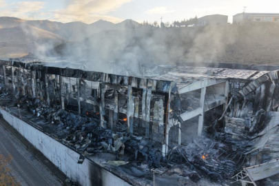 Küle dönen kimya fabrikasının son hali havadan görüntülendi
