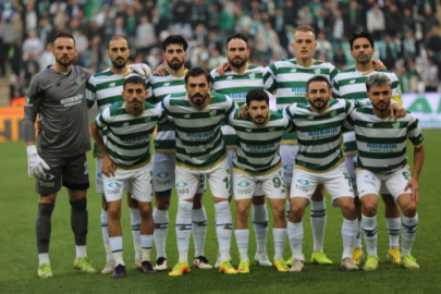 Bursaspor evinde gol olup yağdı