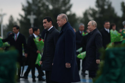 Erdoğan, Tarafsızlık Anıtı'na çelenk koyma törenine katıldı