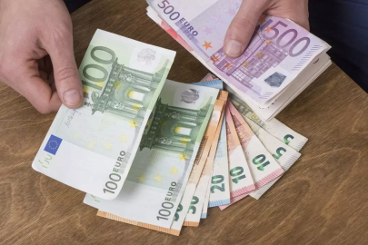 Euro 50 TL'yi geçti