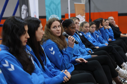 Nilüfer’in Sultanları öğrencilerle söyleşide buluştu