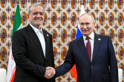 Pezeşkiyan ile Putin ikili ilişkileri görüştü