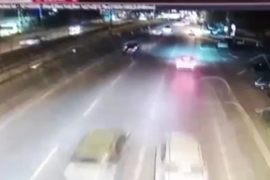 Bursa'da trafikte makas atarken kaza yaptı