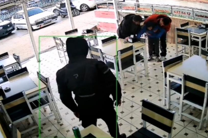 Kurye heimlich manevrasıyla boğulan çocuğu kurtardı