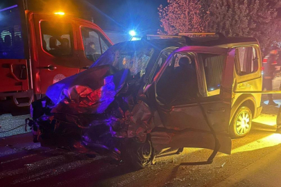 Korkunç kazada can pazarı: 3 ölü, 2 yaralı