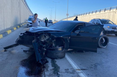 Lüks araç hurdaya döndü: 1 yaralı