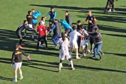 Yeşil saha boks ringine döndü