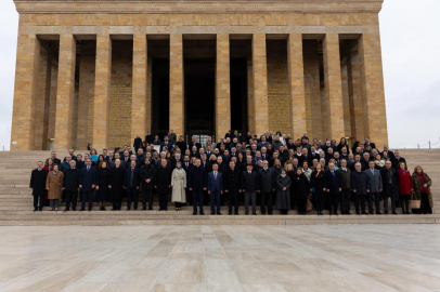 Bakan Fidan, büyükelçilerle Anıtkabir'i ziyaret etti
