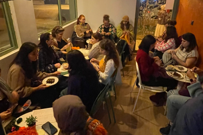 Bursa ve Türkiye'de bir ilk! Reglan Kafe'de örgü yarışması