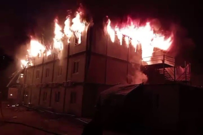 İşçilerin kaldığı konteyner alevlere teslim oldu