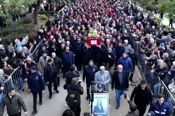 Manisa, ilk kadın başkanına ağladı