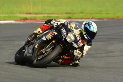 Şampiyon motosikletçi trafik kazasında hayatını kaybetti