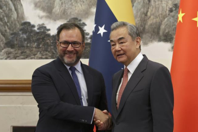 Çin’den Venezuela’ya destek