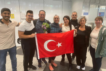 Esin Handal tarihe geçti