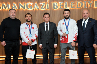 Başkan Aydın tarihi başarı yakalayan kardeşleri ağırladı