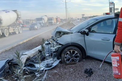 Hurdaya dönen araçtan yaralı kurtuldu