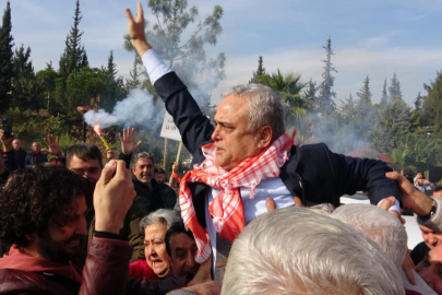 CHP'den istifa eden Çakır, coşkuyla karşılandı