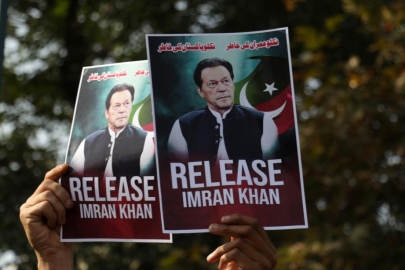 Imran Khan ile eşine 17'şer yıl hapis cezası