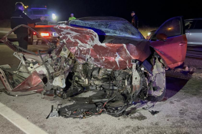 Korkunç kazada can pazarı: 5 ölü, 1 yaralı