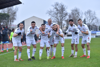 İnegölspor, Altınordu'yu 3-1 mağlup etti