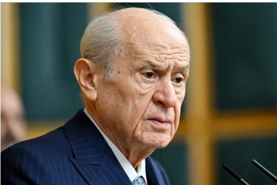 Bahçeli'den bayrak indirme provokasyonuna tepki