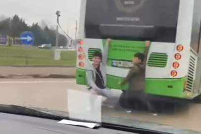 Bursa'da tehlikeli yolculuk kamerada