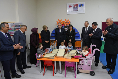 Bursa Protokolü, özel çocukların karne heyecanına ortak oldu