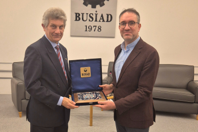 'Yapay zeka üretken değil türetkendir'