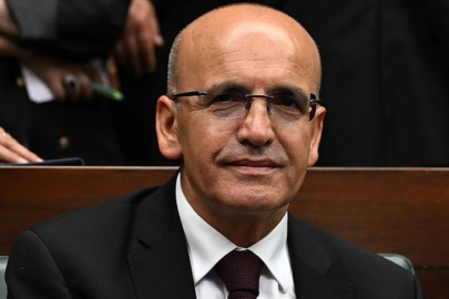 Bakan Şimşek'ten Shakespeare’li 'saç ve diş turizmi' paylaşımı